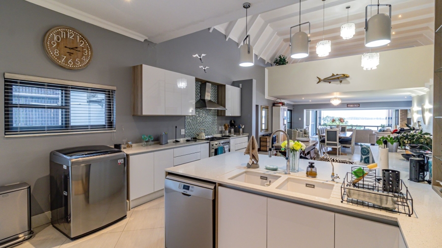 5 Bedroom Property for Sale in Oranjeville Free State